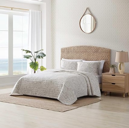 Coastal Décor Bedding for Calm, Lived-In Bedrooms Tommy Bahama - Queen Quilt Set, Breathable Reversible Bedding with Matching Shams, Coastal Inspired Bedding Set (Ocean Deep Beige, Queen)