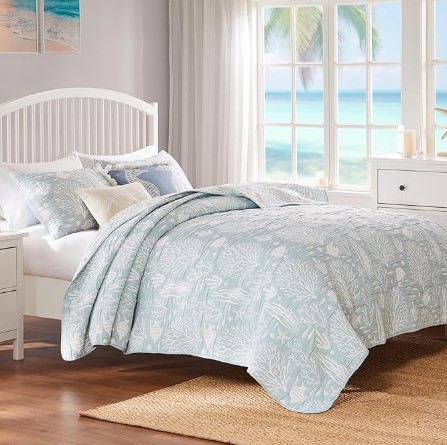 7 Coastal boho bedding ideas Greenland Home Coastal Paradise Reversible Matelassรฉ Coverlet Set, 3-Piece Full/Queen, Marina Seafoam